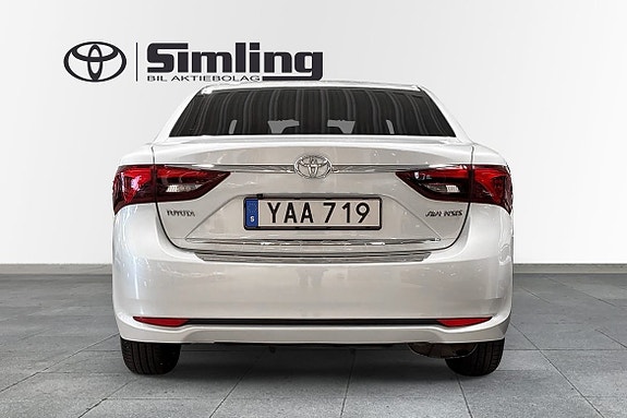 Toyota Avensis 4 of 20