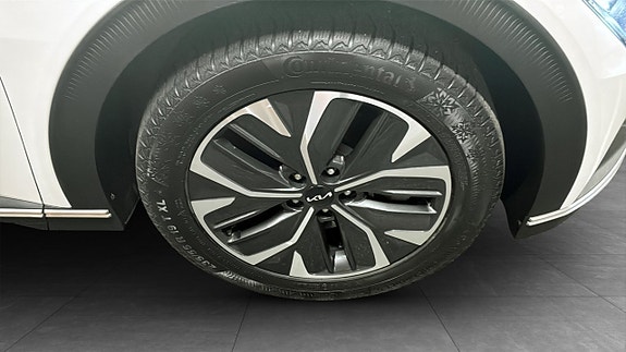 Kia EV6 9 of 12