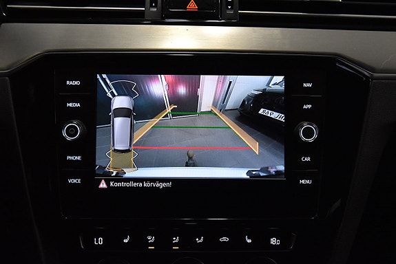 Volkswagen Passat Alltrack 14 of 21