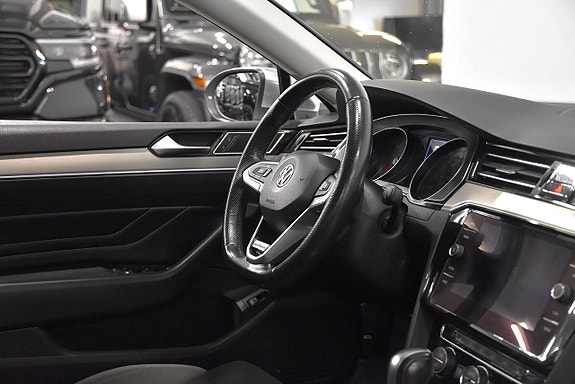 Volkswagen Passat Alltrack 9 of 21