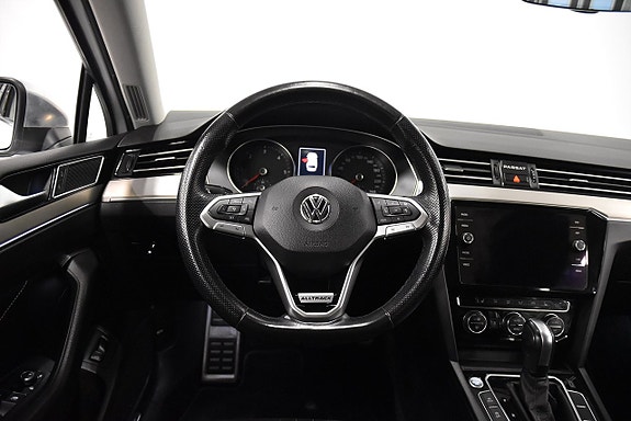 Volkswagen Passat Alltrack 2 of 21
