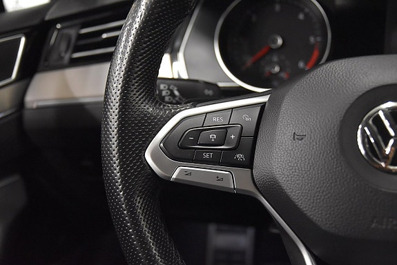 Volkswagen Passat Alltrack 10 of 21