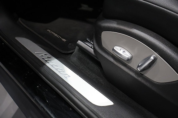 Porsche Macan 12 of 14