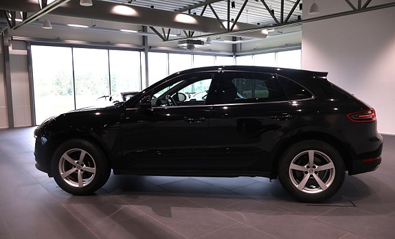 Porsche Macan 10 of 14