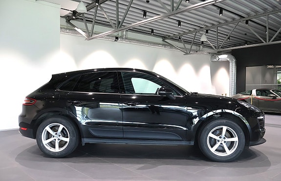 Porsche Macan 5 of 14