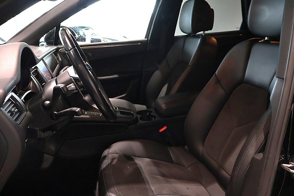 Porsche Macan 11 of 14