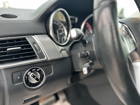 Mercedes-Benz ML350 16 of 29