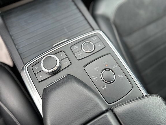 Mercedes-Benz ML350 18 of 29