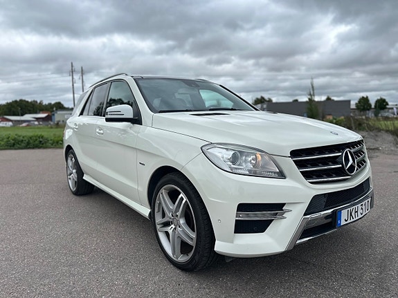 Mercedes-Benz ML350 10 of 29