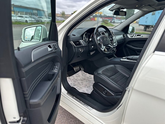 Mercedes-Benz ML350 12 of 29