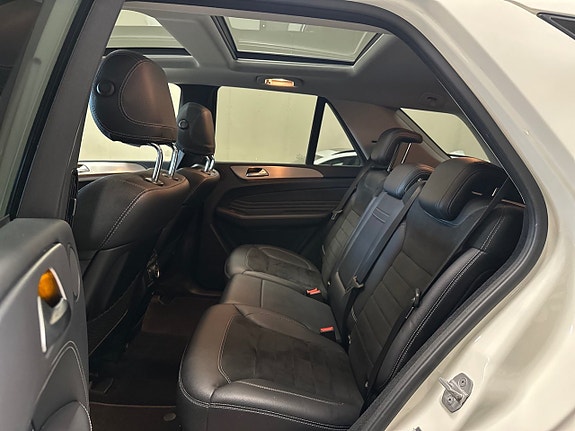 Mercedes-Benz ML350 24 of 29