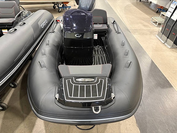 Grand 340 Black Edition Ink. Yamaha F40 2026 4 of 5