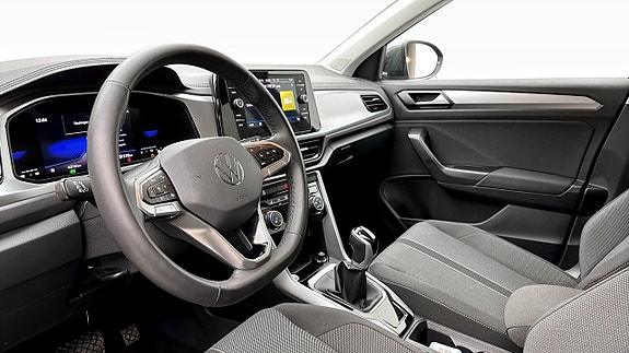 Volkswagen T-Roc 7 of 12