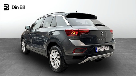 Volkswagen T-Roc 3 of 12