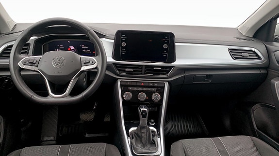 Volkswagen T-Roc 10 of 14