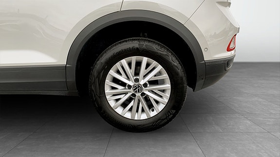 Volkswagen T-Roc 6 of 14