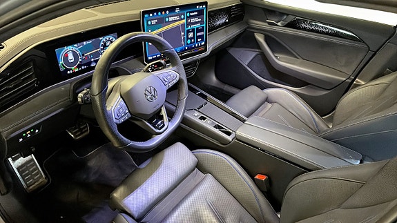 Volkswagen Passat 7 of 16