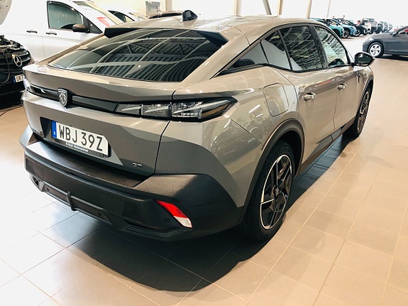 Peugeot 408 3 of 9