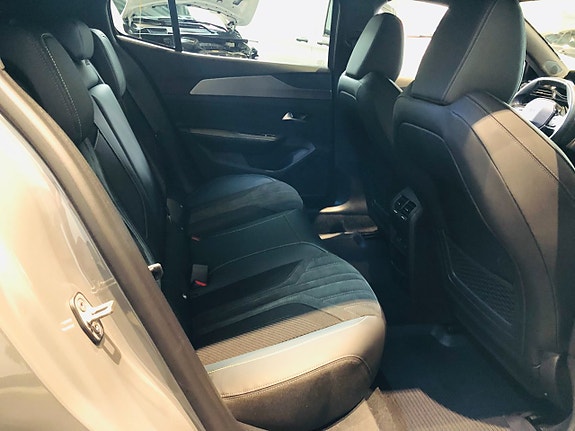 Peugeot 408 7 of 9