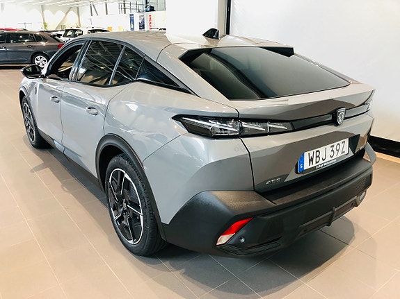 Peugeot 408 4 of 9