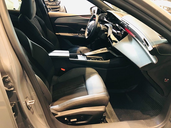 Peugeot 408 6 of 9