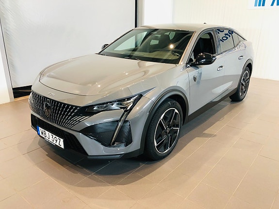Peugeot 408 2 of 9