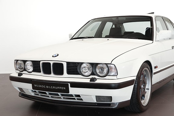 BMW M5 6 of 18