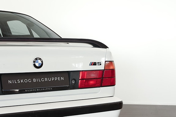 BMW M5 9 of 18