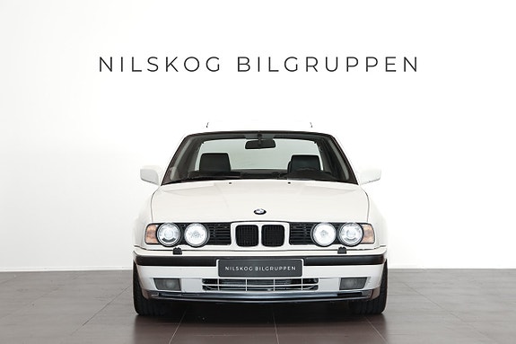 BMW M5 2 of 18