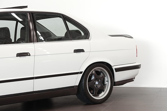 BMW M5 7 of 18