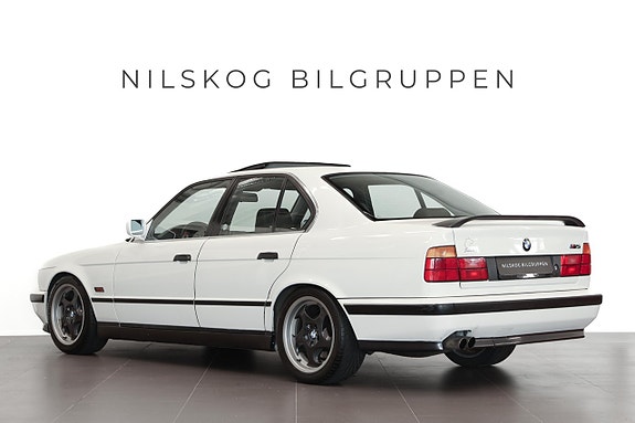 BMW M5 4 of 18