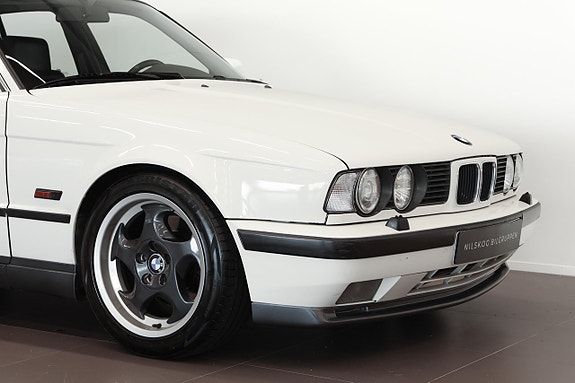 BMW M5 8 of 18