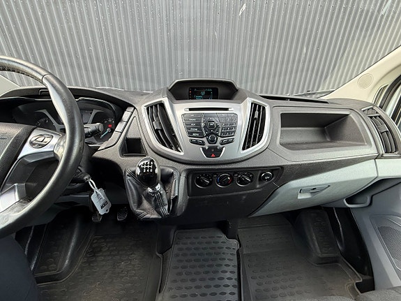 Ford Transit 13 of 17