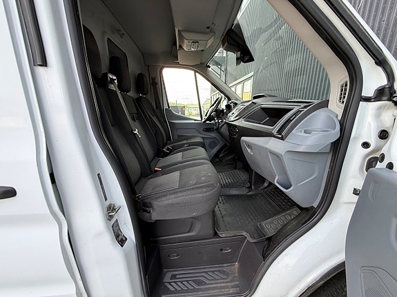 Ford Transit 16 of 17