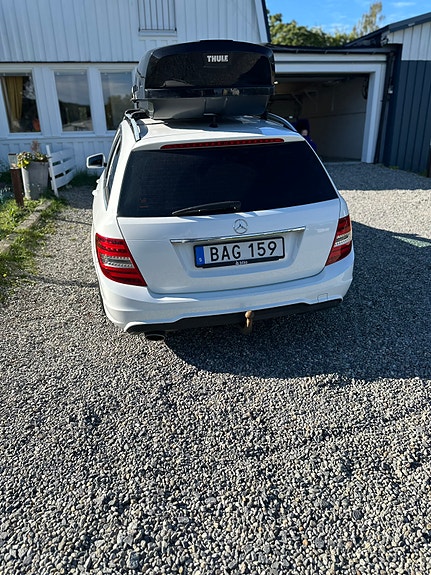 Mercedes-Benz C180 2 of 2