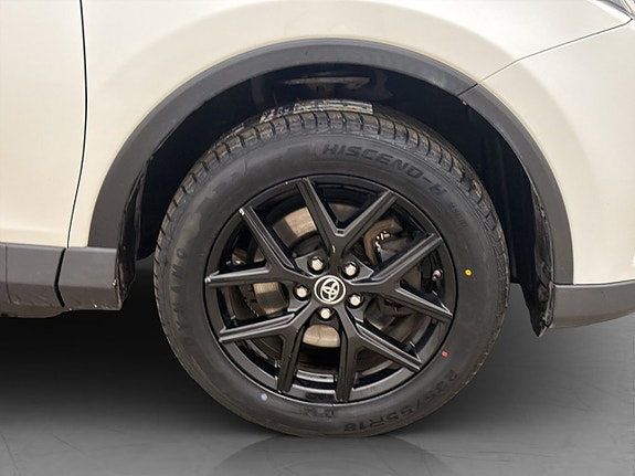 Toyota RAV4 27 of 27