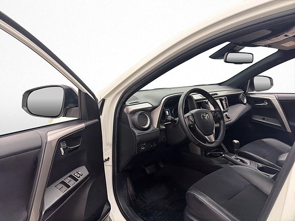 Toyota RAV4 9 of 27