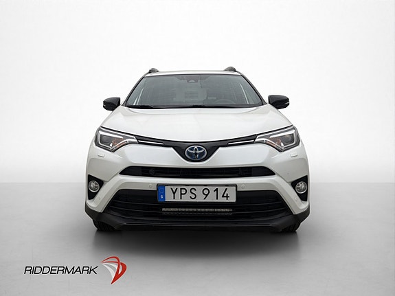 Toyota RAV4 2 of 27