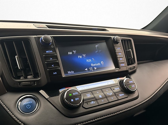 Toyota RAV4 18 of 27