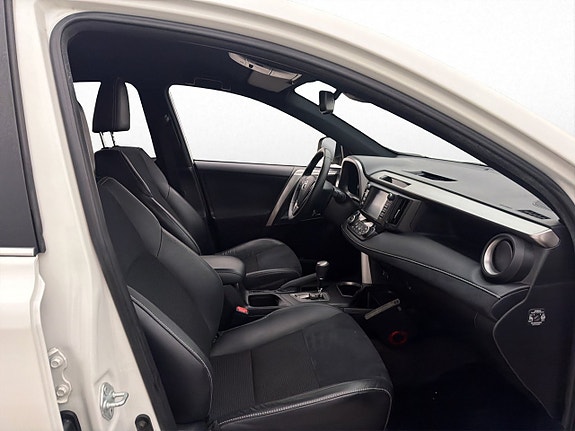 Toyota RAV4 20 of 27