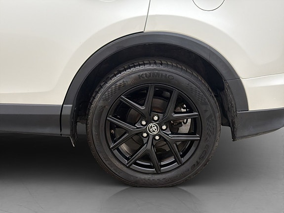 Toyota RAV4 25 of 27