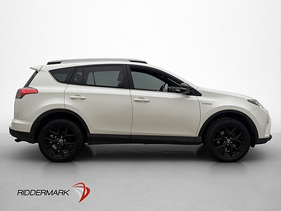 Toyota RAV4 4 of 27