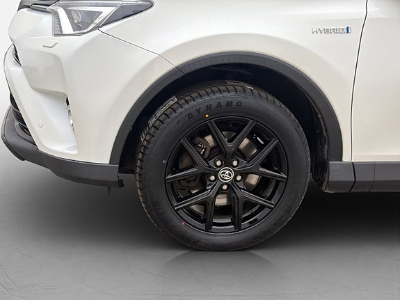 Toyota RAV4 24 of 27