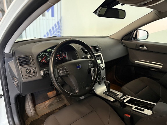 Volvo V50 9 of 18