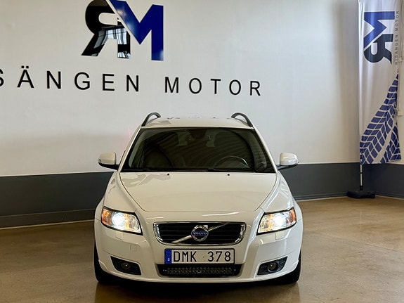 Volvo V50 2 of 18