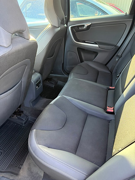 Volvo XC60 5 of 7