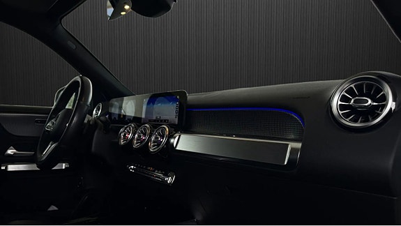 Mercedes-Benz GLB200 d 9 of 9