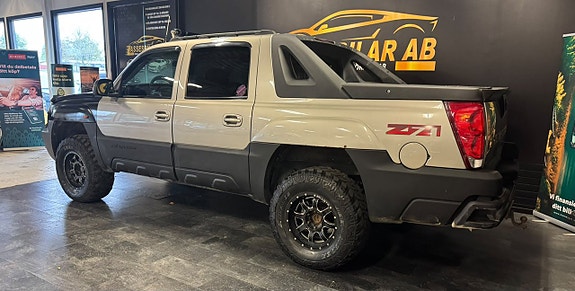 Chevrolet Avalanche 8 of 22
