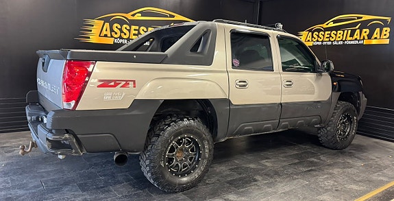 Chevrolet Avalanche 10 of 22