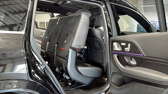 Mercedes-Benz GLS450 d 16 of 26